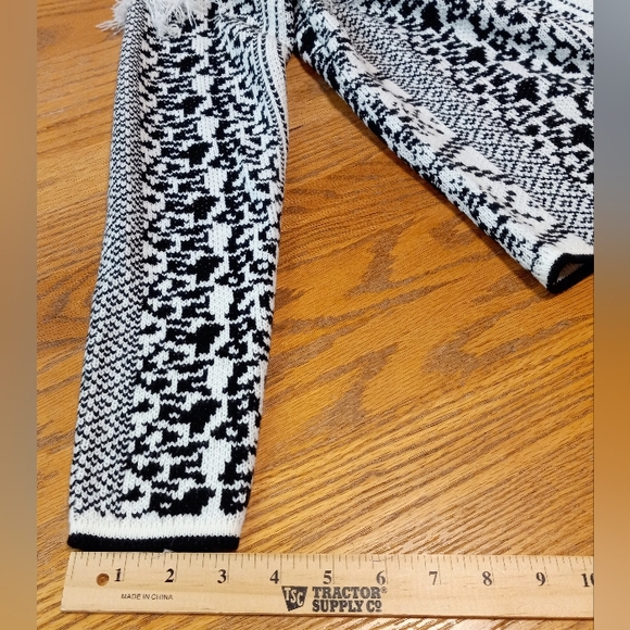 NWT Hearts & Roses Snowy Fair Isle Sweater Jacket Black & White Women's Size 12 - Picture 14 of 16